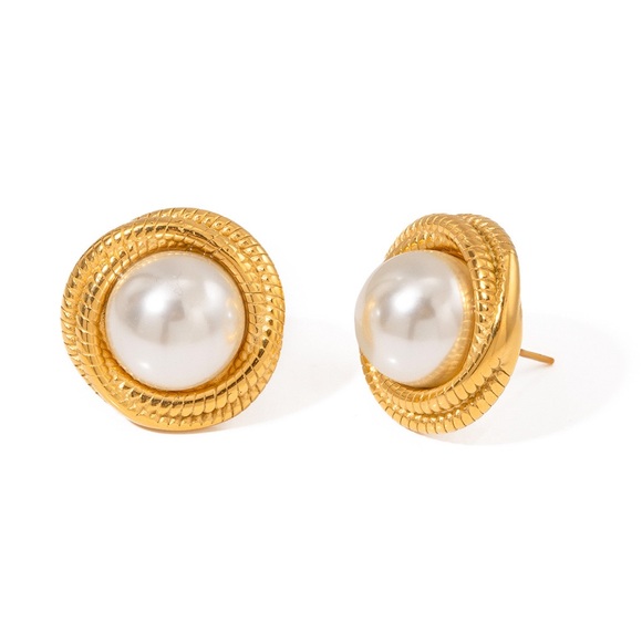 NEW💎18K Gold Plated Pearl Stud Earrings*Vintage Earrings*Old Money Style* - Picture 1 of 4